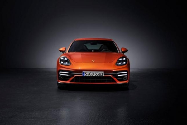 Porše predstavljja drugu generaciju modela <span style='color:red;'><b>Panamera</b></span>!